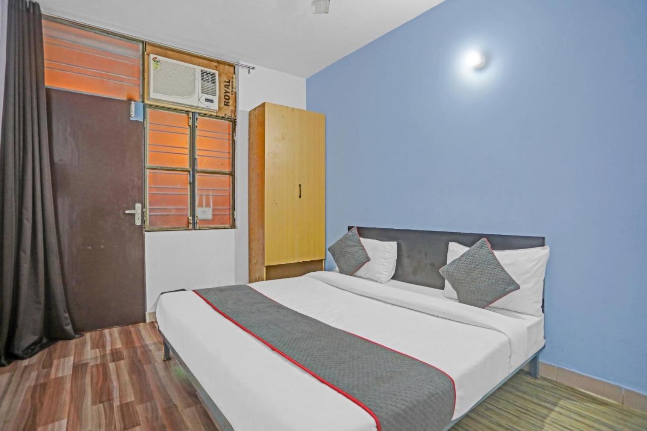 Hotel Collection O Jps Near Pvr Vikaspuri Delhi Exterior foto